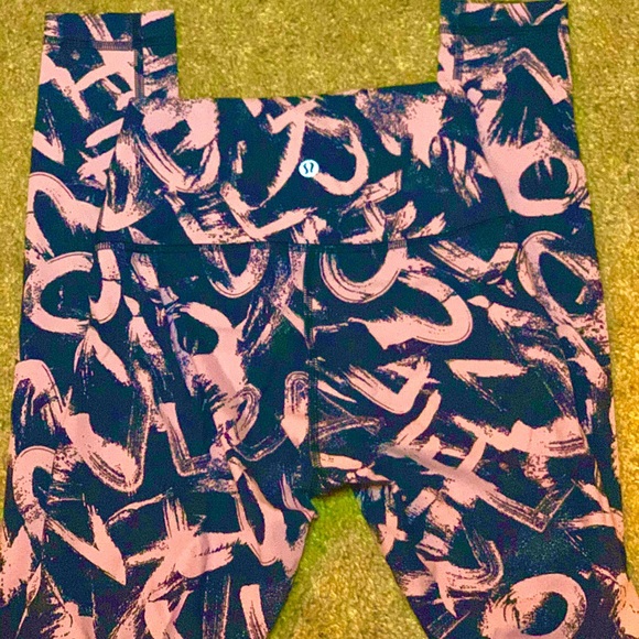 Lululemon sports bra and leggings set!! - Picture 4 of 6